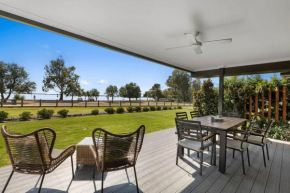 No 1 Marine Cove - Lake Views, Yarrawonga